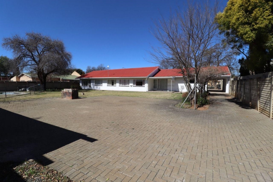 10 Bedroom Property for Sale in Universitas Free State